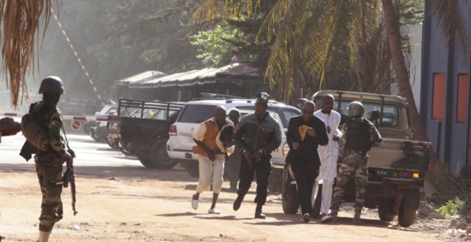 Mali'de kurtulan hostes Lütfiye Deniz Kıvrak babasını aradı