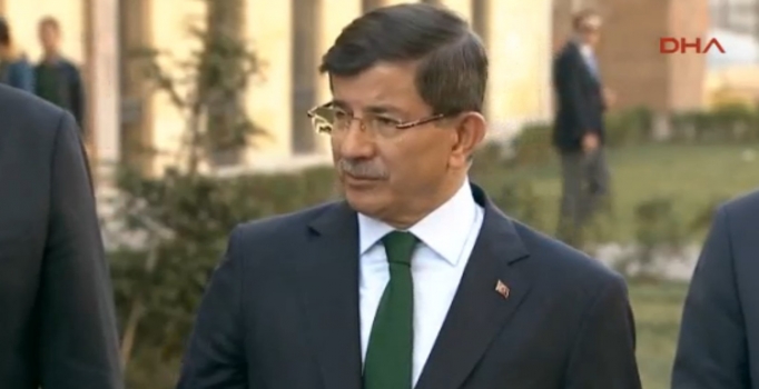Davutoğlu'ndan Mali açıklaması: 2 rehine ile görüşüyoruz