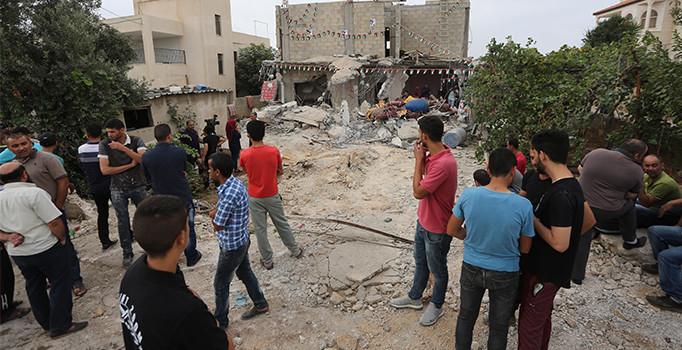 İsrail askerleri 2 Filistinli'yi vurdu