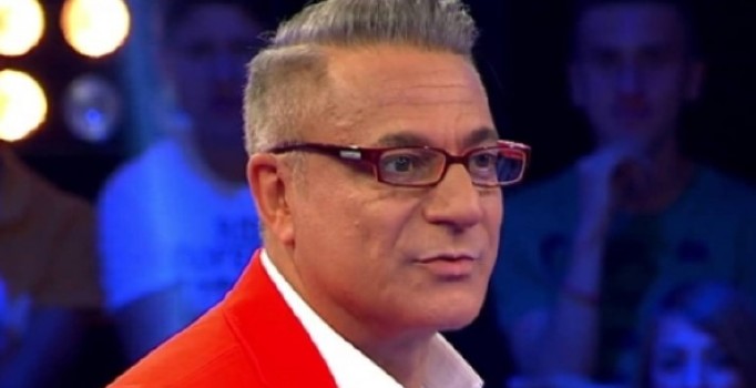 Ünlü şovmen Mehmet Ali Erbil hastaneye kaldırıldı