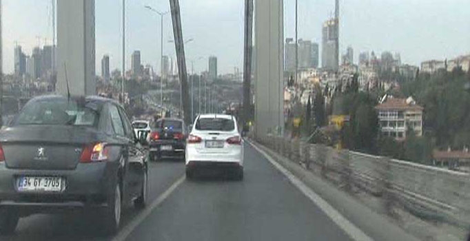 Lodos Cumhurbaşkanı Erdoğan'ın konvoyunu köprü üzerinde yavaşlattı