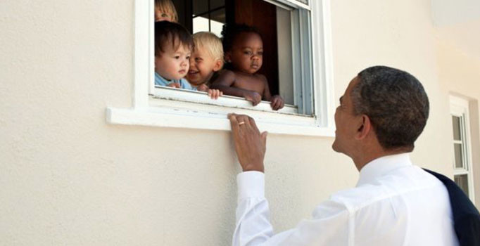 Obama'nın ırkçılık karşıtı tweeti Twitter tarihine geçti