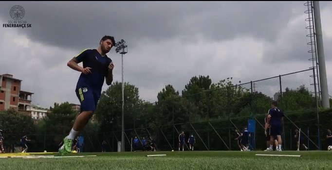 Ozan Tufan ve Van Persie'nin çıldırtan görüntüsü