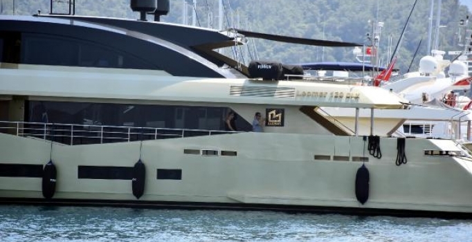 Spor araba görünümlü lüks yat beğeni topladı