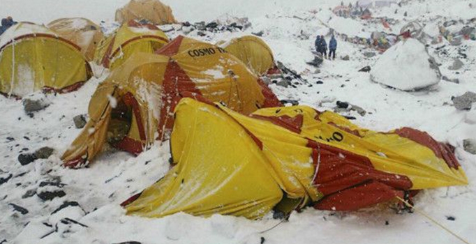 Nepal'de depremden sonra heyelan felaketi