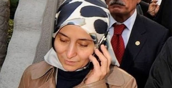 Sare Davutoğlu Samsun'da öldürülen Doktor Aynur Dağdemir'in ailesini aradı