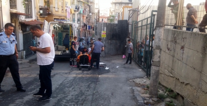 Beyoğlu'nda silahlı kavga: 1 Yaralı