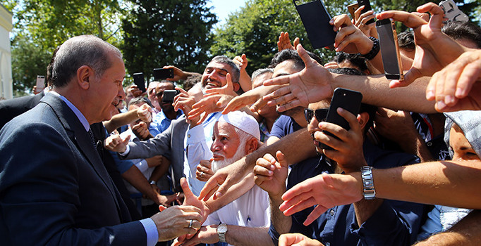 Erdoğan'dan Almanya'daki Türklere çağrı: Onlara ders verin