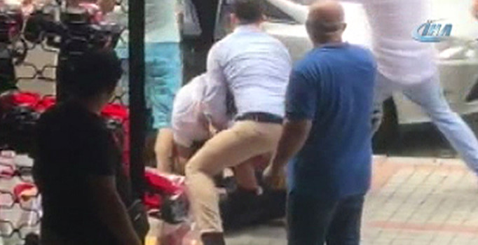 Rize’de ’yan bakma’ kavgası kamerada | Video