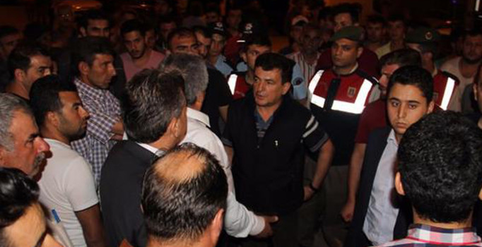 PKK propagandası yapıldığı iddiası ilçeyi sokağa döktü