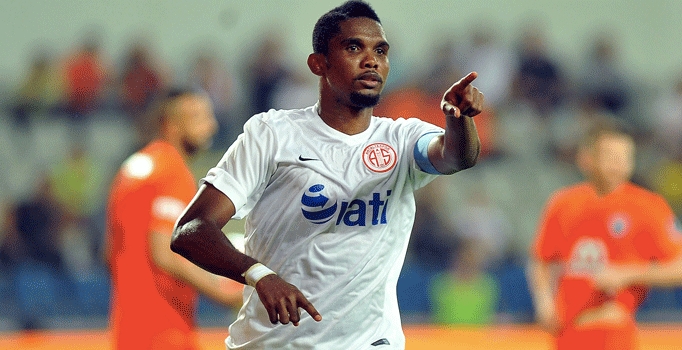 Samuel Eto'o Galatasaray taraftarından özür diledi