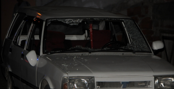 Zonguldak'ta kına dönüşü otomobil tarandı: 3 ölü, 1 yaralı