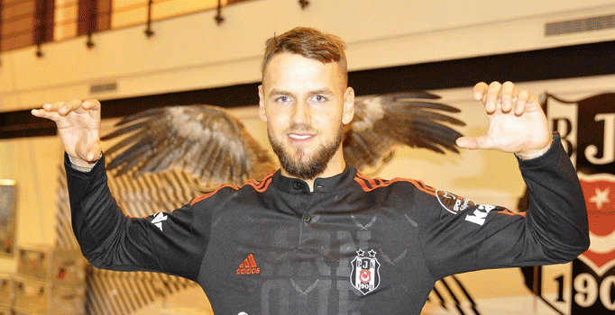 Milosevic ve Franco siyah beyazlı formayı istiyor