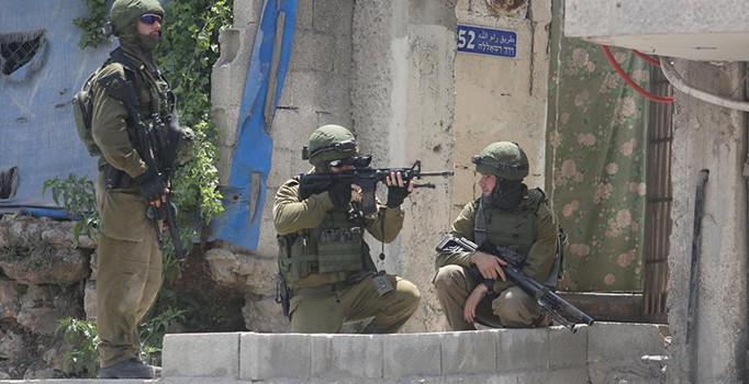 İsrail askerleri Filistinli bir genci öldürdü