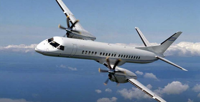 Yerli uçakta kadın eli