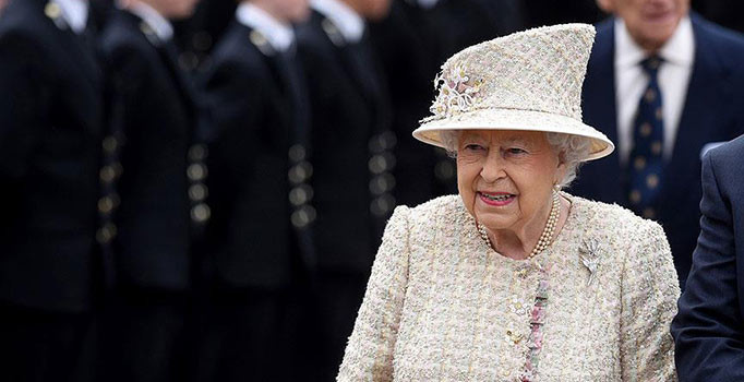 Kraliçe 2. Elizabeth'in tahtı bırakacağı iddiası yalanlandı