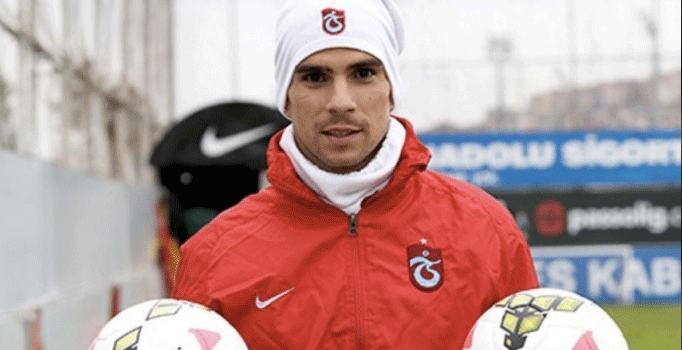 Carl Medjani Trabzonspor'dan resmen ayrıldı