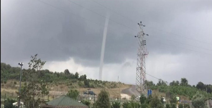 İstanbul Beykoz'da hortum çıktı | Son dakika haber