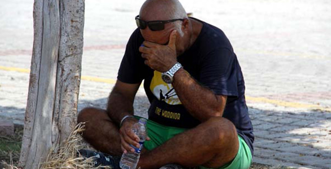 Fethiye'de ahşap gulet yandı, sahibi gözyaşlarına boğuldu