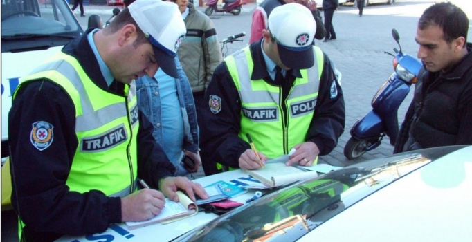 Yeni yılda uygulanacak trafik cezaları belli oldu | Son dakika haberleri