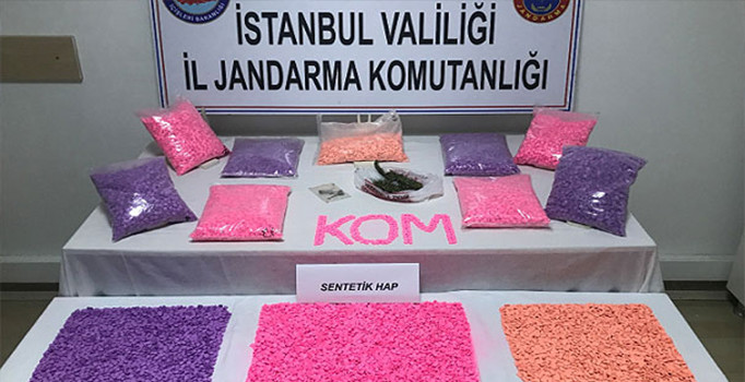 Şeker kutusunda Extacy’ye jandarma engeli