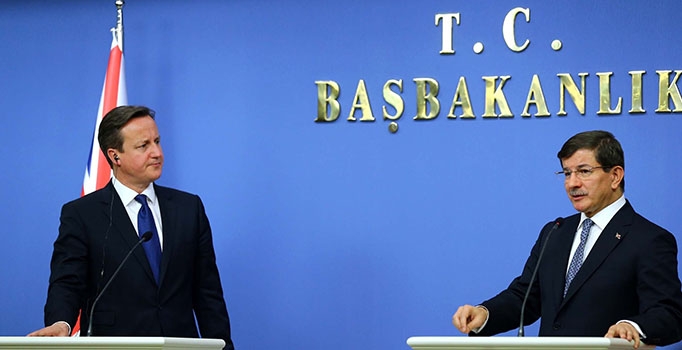 Davutoğlu Cameron'la düşürülen Rus uçağı hakkında konuştu