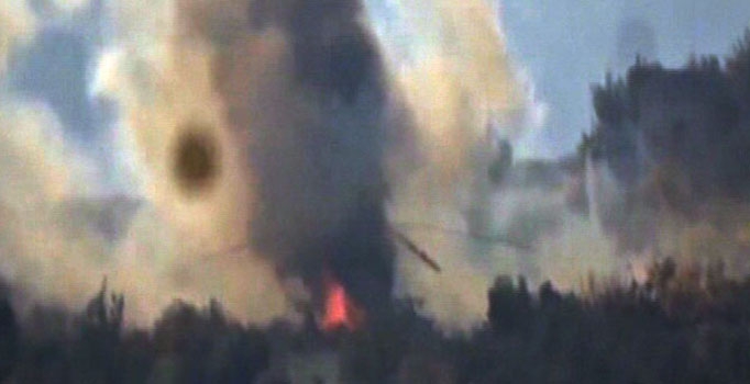 Pilotları aramaya giden Rus helikopter TOW füzesiyle böyle vuruldu