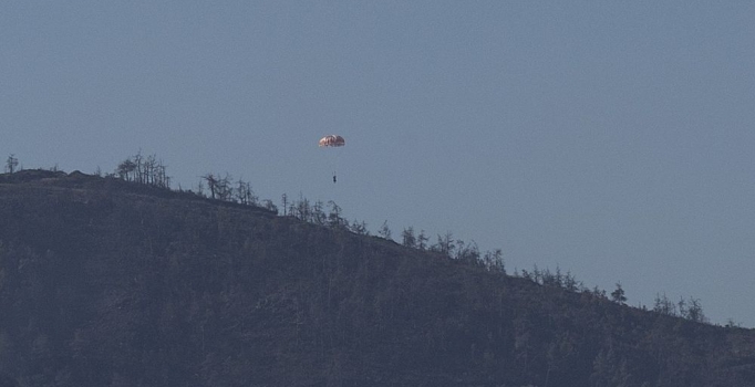 Düşürülen Rus uçağından atlayan pilot Türkmenlerin elinde