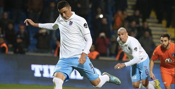 Oscar Cardozo'nun menajeri Trabzon'a geliyor