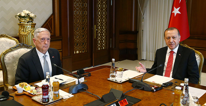 Erdoğan YPG tepkisini Mattis'in yüzüne söyledi: Türkiye YPG'ye yaptığınız destekten rahatsız