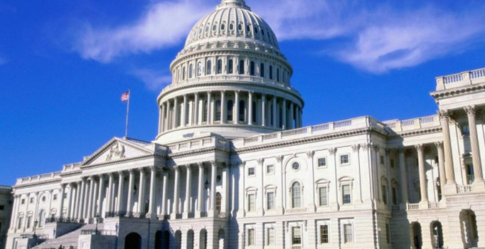 Beyaz Saray'da panik: Giriş çıkışlara kapatıldı