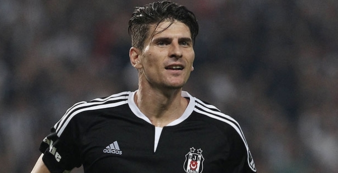 Beşiktaş'ın golcüsü Mario Gomez kararını verdi