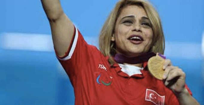 Milli sporcu Nazmiye Muratlı Avrupa şampiyonu oldu