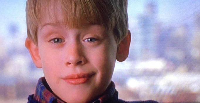 'Evde tek başına' gerçek oldu: Anneleri bir ay tatile çıktı