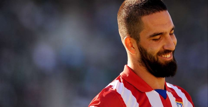 Cezaevindeki çocuklara Arda Turan'dan gıda yardımı