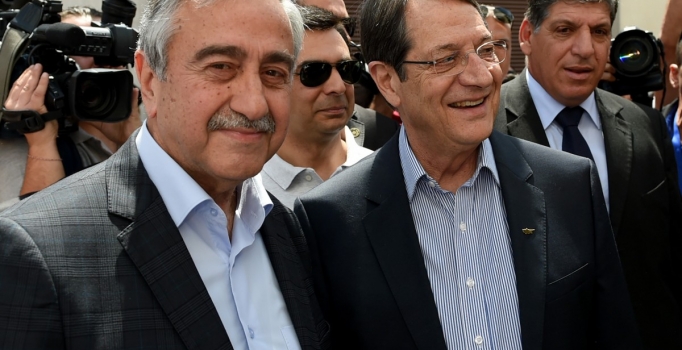 Akıncı ve Anastasiadis, ara bölgede görüştü