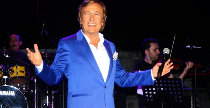 Erol Evgin 33 yıl sonra yine Bodrum'da sahne aldı