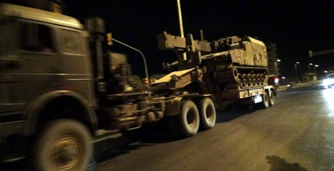 Sınırda sıcak saatler... Birliklere sevk edildi