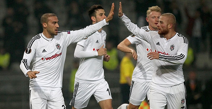 Beşiktaş Skenderbeu engelini Cenk Tosun'la aştı