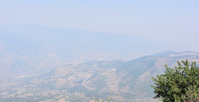 Gürcistan’da yangın söndürme helikopteri düştü