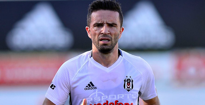 Gökhan Gönül ameliyat oldu