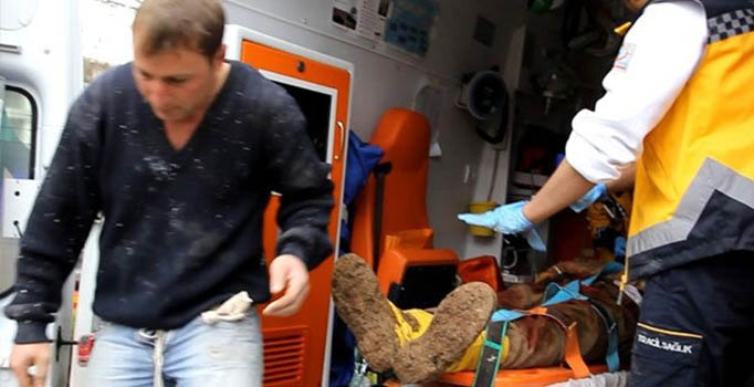 Ambulansta çizmesi sorun olan işçi hayatını kaybetti