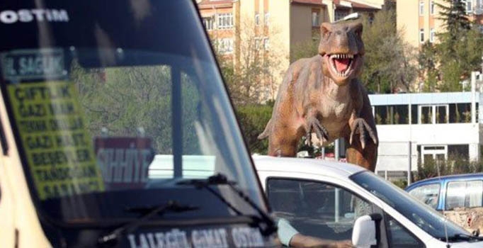 Ankara'da robot gitti dinozor geldi