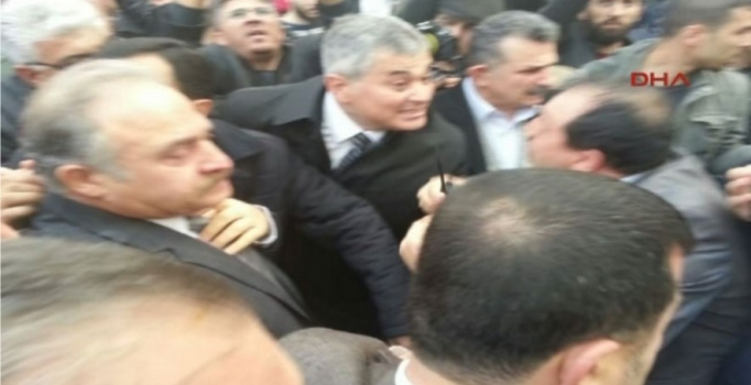 Eyleme katılan CHP'li vekiller gazdan etkilendi