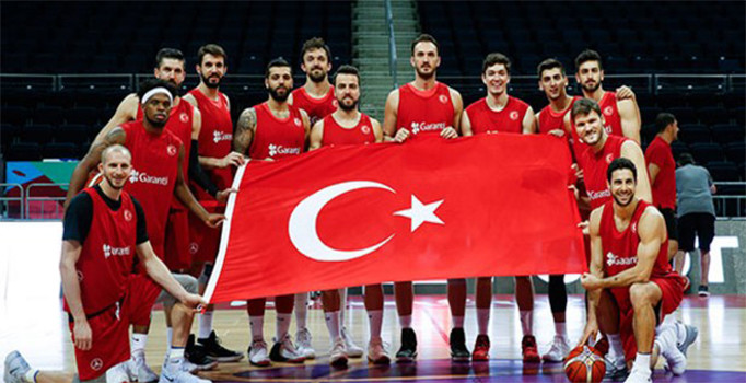 Milliler, Rusya karşısında ilk peşinde