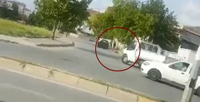 Kartal'da sokak ortasında vahşet: Oğlu ezdi, baba pompalıyla vurdu