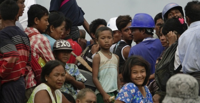 Arakan'da 400 kişi hayatını kaybetti