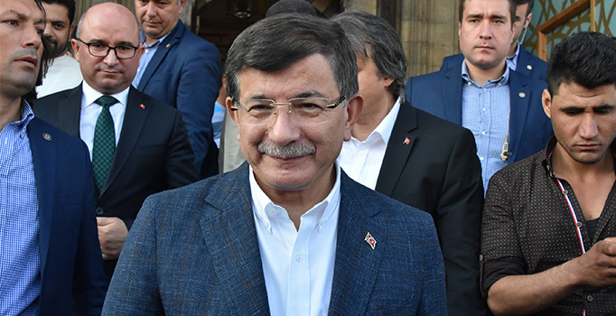Davutoğlu: Arakan için herkesin ayağa kalkması lazım