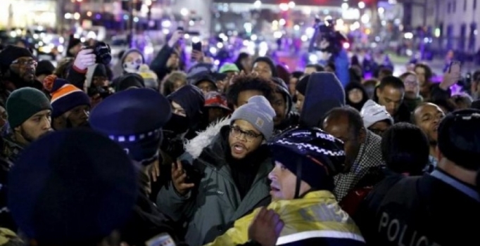ABD'de polisin siyahilere tavrına isyan devam ediyor