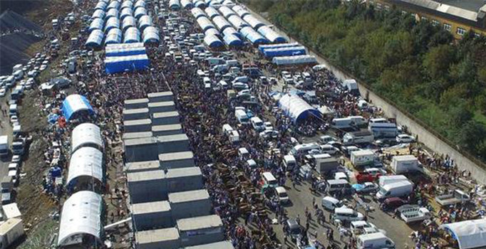 İstanbul'da kurban kesim merkezleri tıklım tıklım doldu